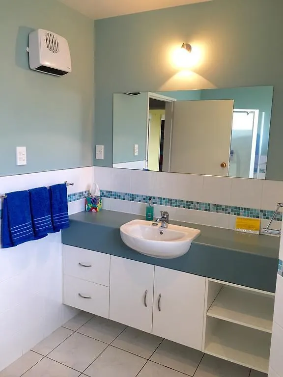 Gumtree Lodge Bed & Breakfast Christchurch