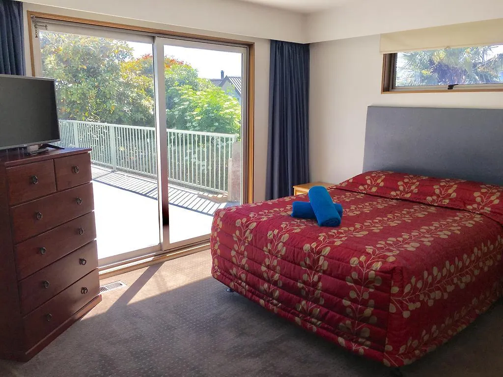 Gumtree Lodge Bed & Breakfast Christchurch