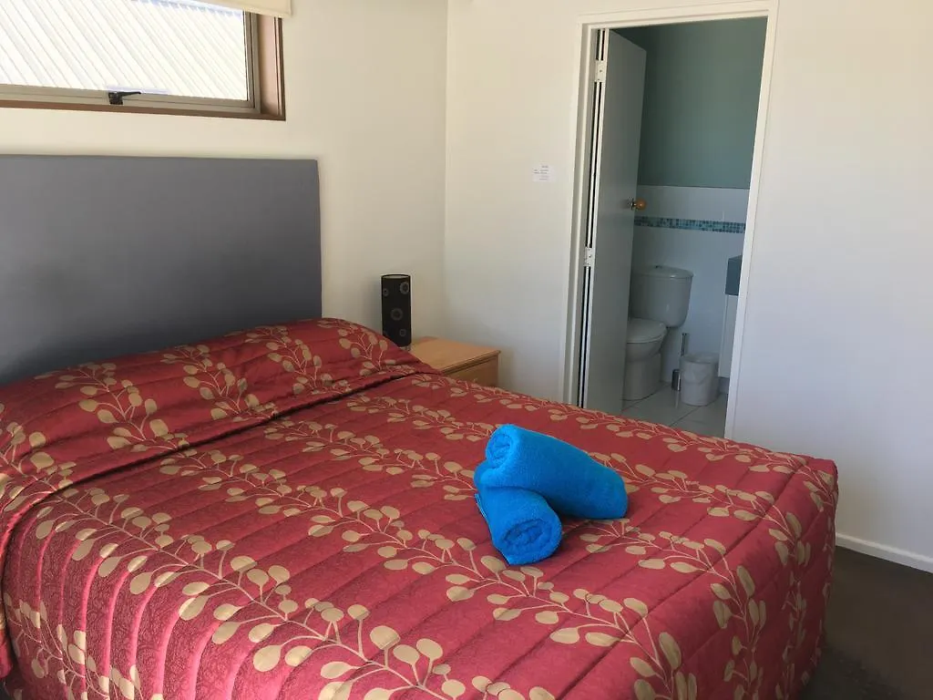 Gumtree Lodge Bed & Breakfast Christchurch 3*,
