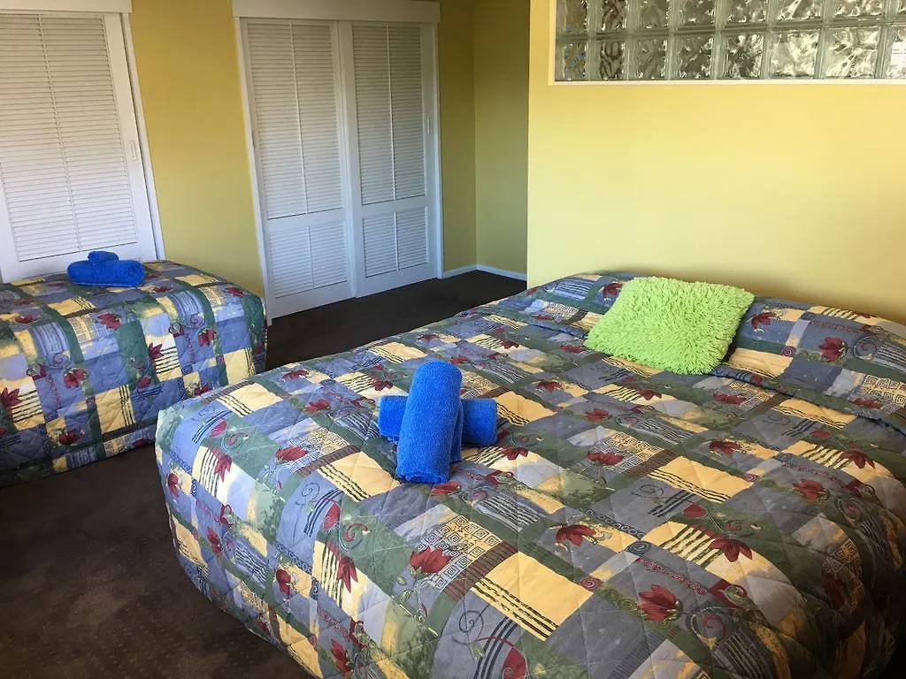 Gumtree Lodge Bed & Breakfast Christchurch