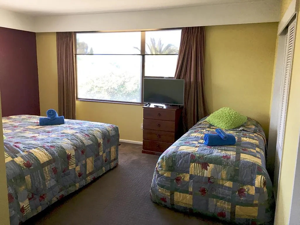 Gumtree Lodge Bed & Breakfast Christchurch
